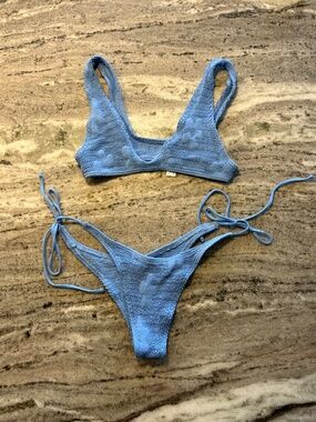 Bond-eye Swim Cornflower Floral Textured Bikini Set